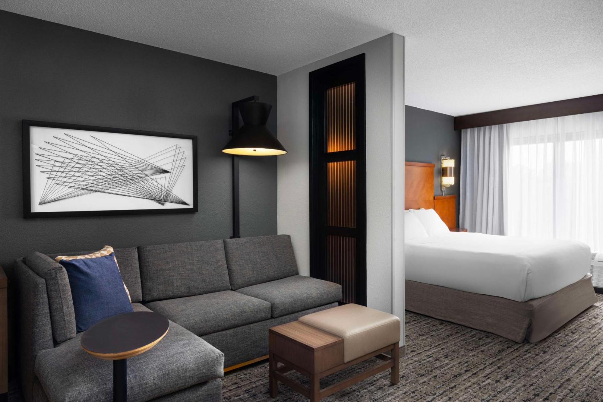Hyatt Place Chantilly Dulles Airport South Exterior photo