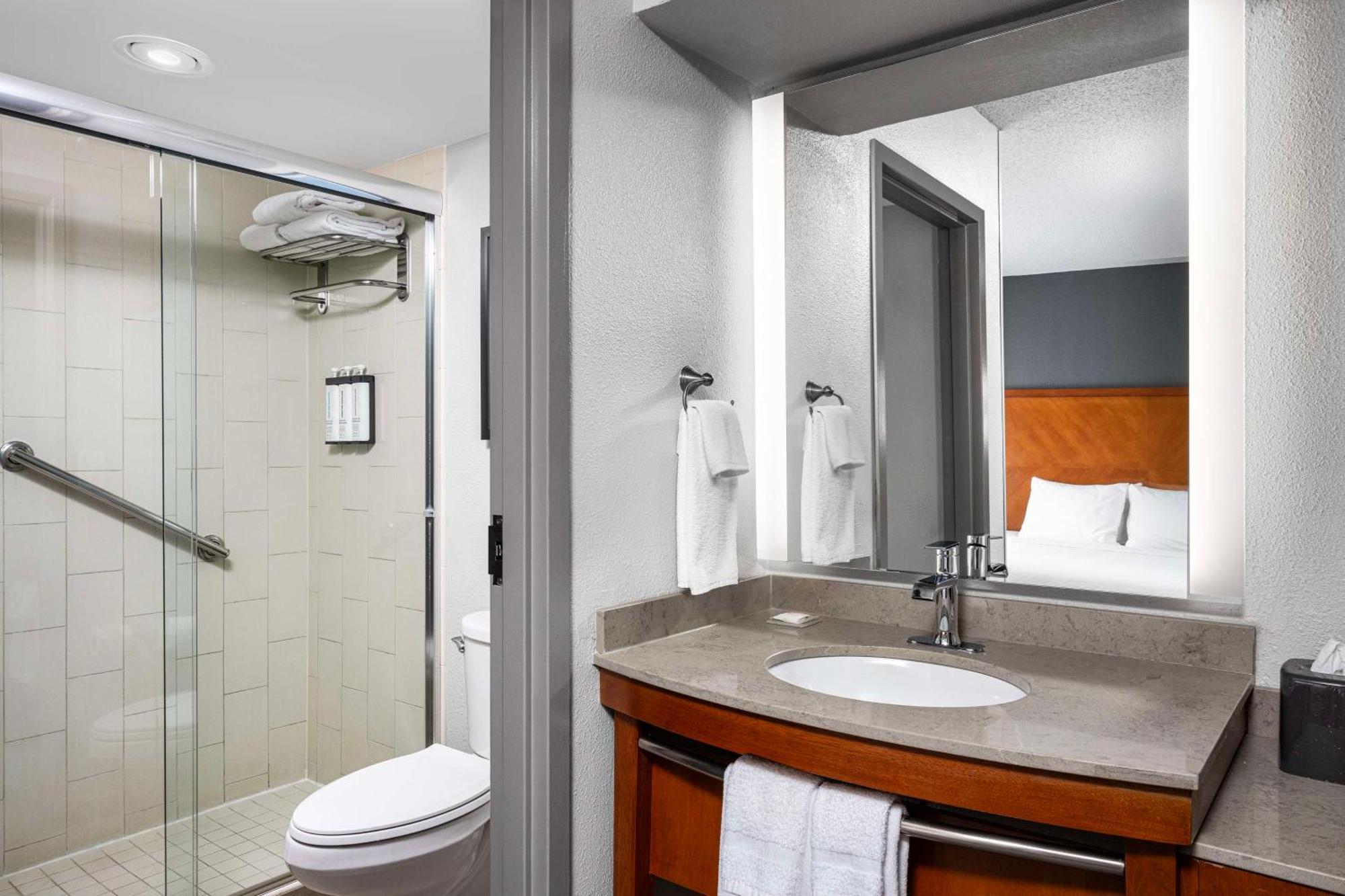 Hyatt Place Chantilly Dulles Airport South Exterior photo